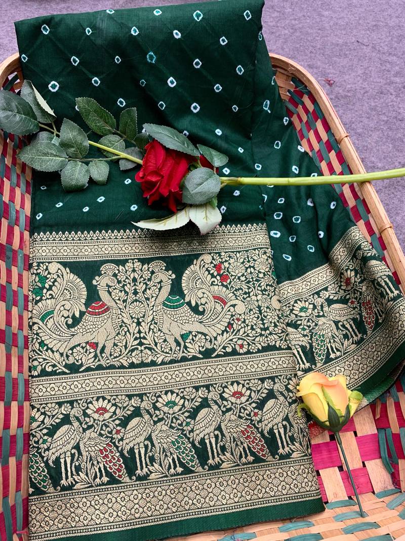Koram Green Bandhej Kanjivaram Silk Bandhej With Kanjivaram Border With Zari Weaving Saree With Blouse For Women