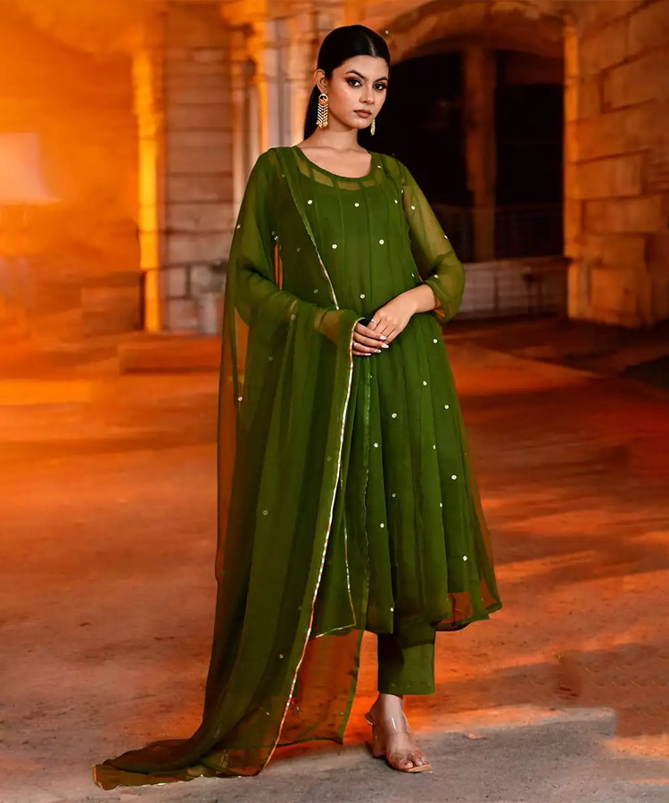 Bannhi By Priyanka Rathore