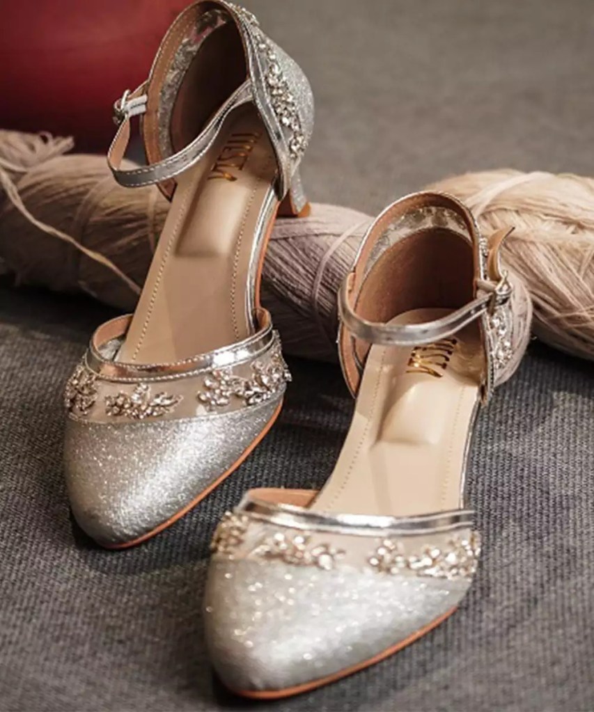 Tiesta Shoes for women 