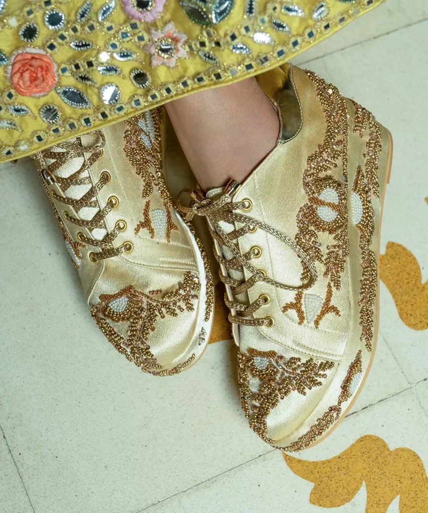 Tiesta Shoes for women 