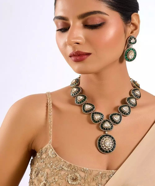 Auraa Trends jewelry