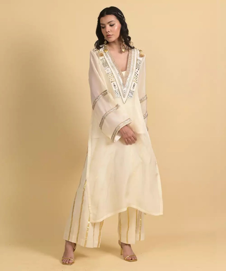 Rishi And Vibhuti dresses